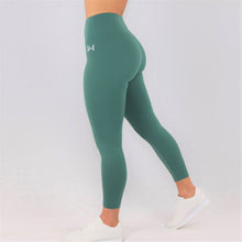 Load image into Gallery viewer, womens green 7/8 gym leggings